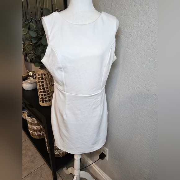 New York & Company Lena Bow Back White/ Silver Mini Dress Gown Size L - Picture 4 of 8